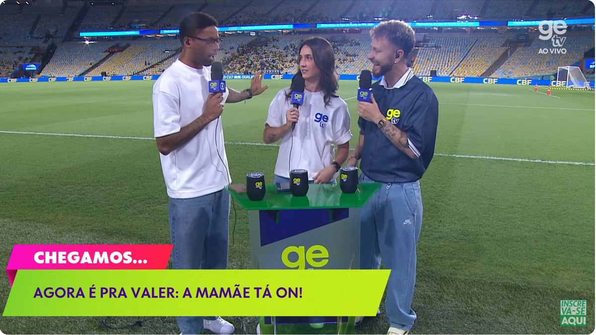 André Balada, Mariana Spinelli e Fred Bruno no gramado