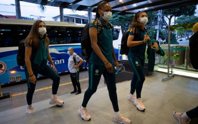 Copa América: Seleção Brasileira Feminina desembarca em Bucaramanga