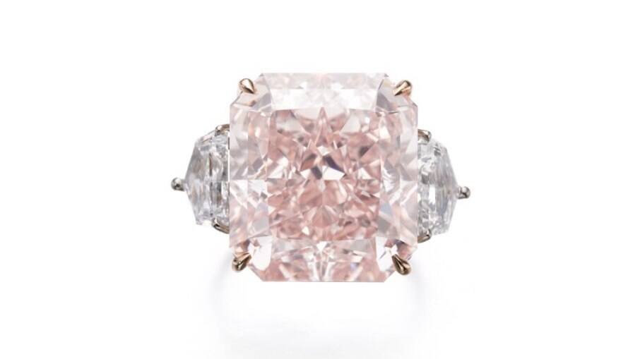 Diamante rosa-alaranjado tem 25 quilates