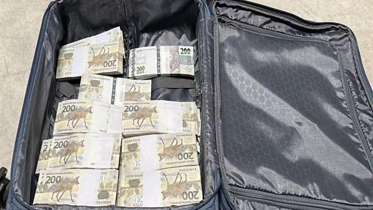 PF prende trio com R$ 1,2 milhão na mala em aeroporto