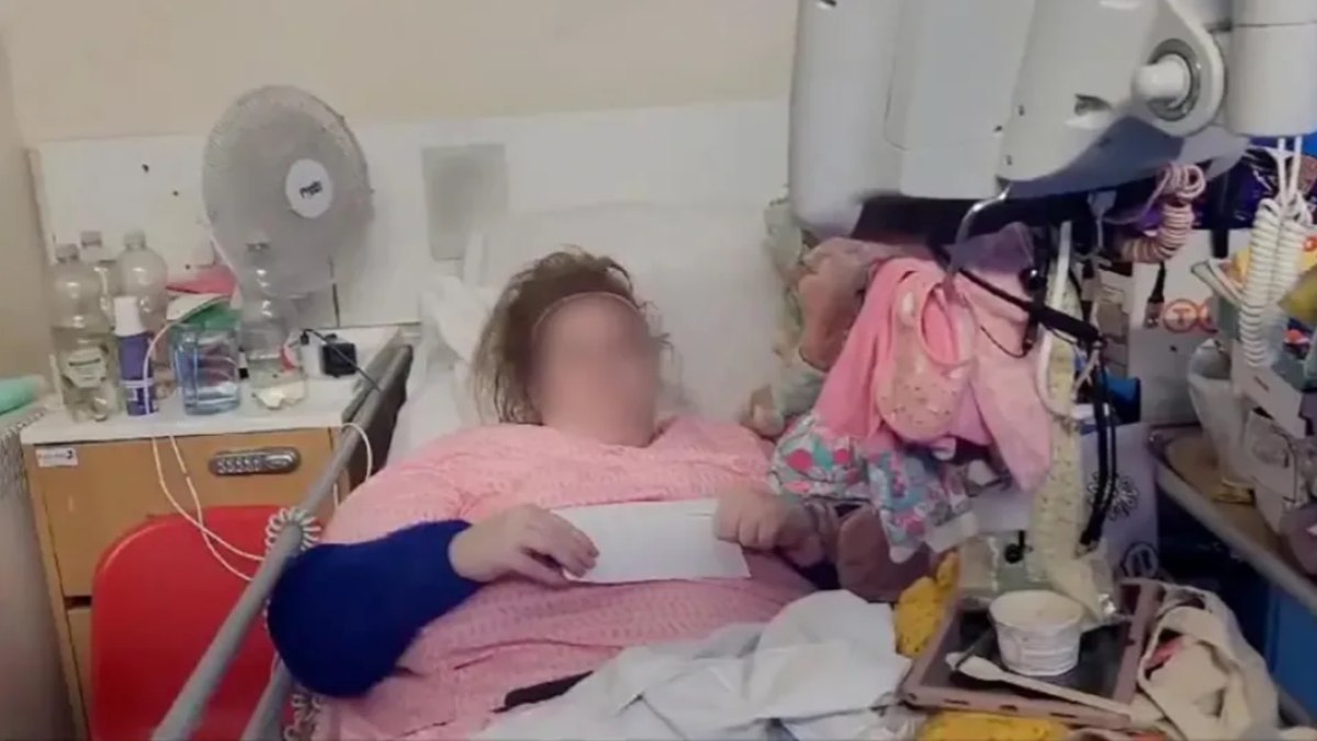 Mulher estava vivendo há 18 meses em cama de hospital Mulher estava vivendo há 18 meses em cama de hospital