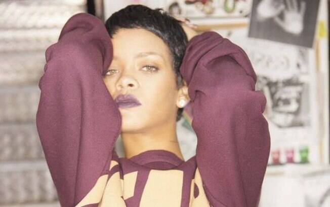 Rihanna é uma cantora multifacetada e desde 2005 foi da água para o vinho em questão visual e musical