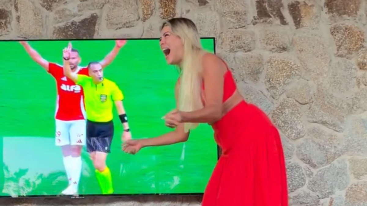 Renata Fan comemora após o Internacional escapar do rebaixamento Renata Fan comemora após o Internacional escapar do rebaixamento