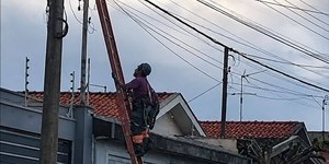 Dupla usa uniforme de empresa de telefonia para furtar cabos