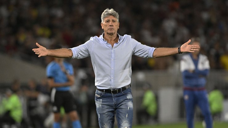 Renato Gaúcho diz que redes sociais estão acabando com o futebol