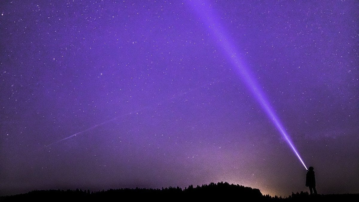 Os meteoros entram na atmosfera da Terra em uma velocidade de 260 mil km/h