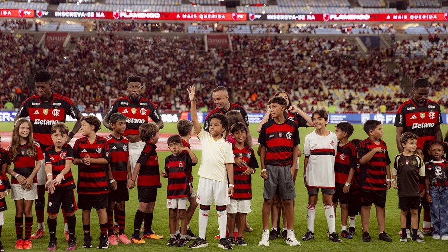 Flamengo encara Madureira por vaga na final; siga ao vivo