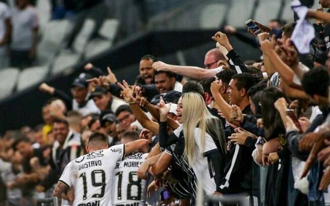 ANÁLISE: Corinthians não foi brilhante, mas tem um técnico que brilha taticamente