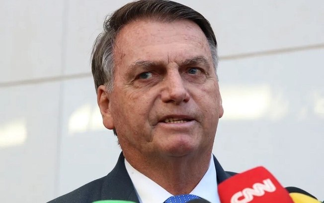 Bolsonaro diz que pretende doar as joias do regime saudita