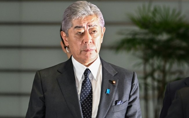 O ministro das Relações Exteriores do Japão, Takeshi Iwaya, chega para uma reunião em Tóquio, em 11 de novembro de 2024