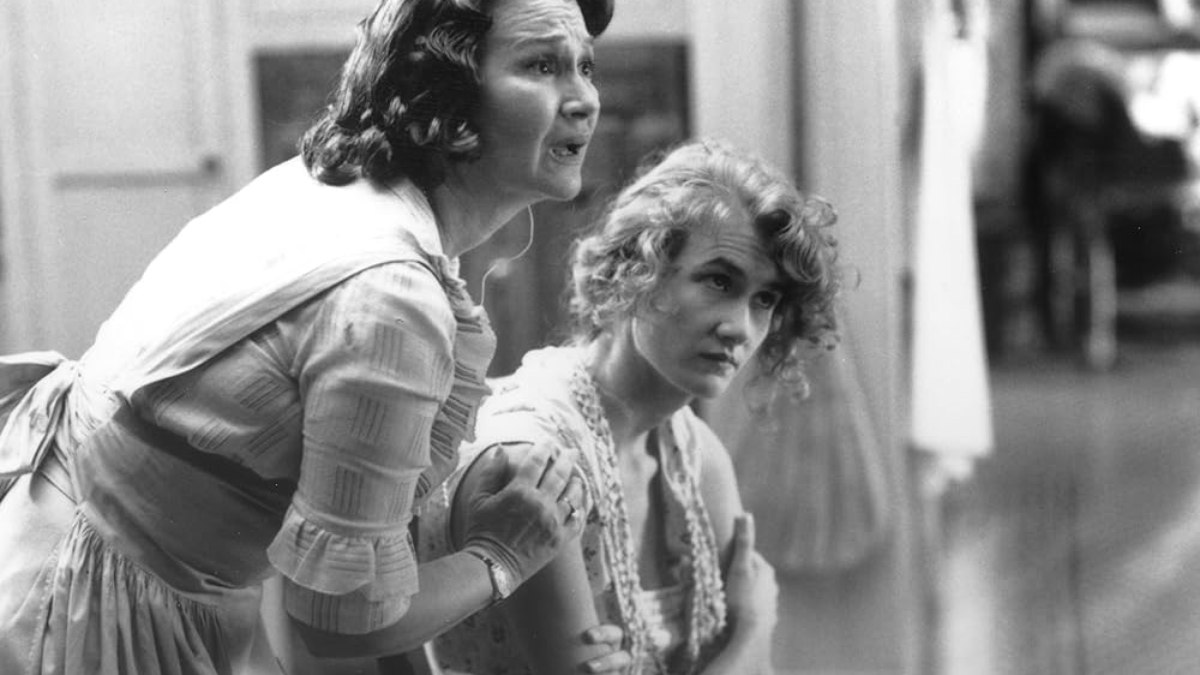 Laura Dern presta uma homenagem à sua falecida mãe Diane Ladd