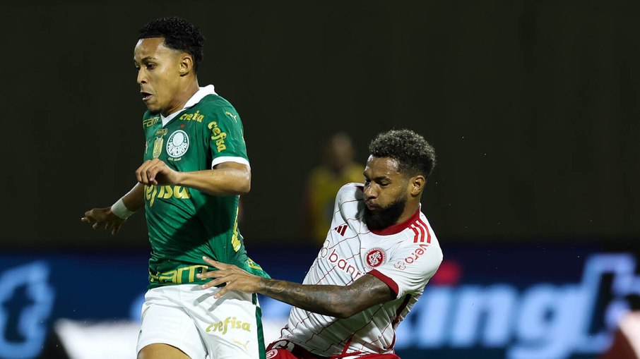 Lázaro atuando em Inter x Palmeiras