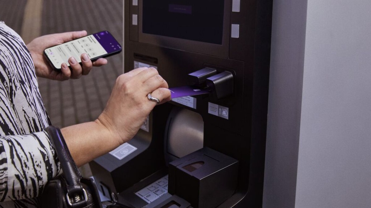 Saldo será mantido em dólares digitais (USDC) e euros digitais (EURC) Saldo será mantido em dólares digitais (USDC) e euros digitais (EURC)