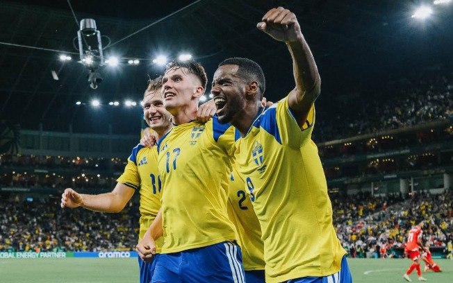 Suécia goleia Tunísia na Copa do Mundo