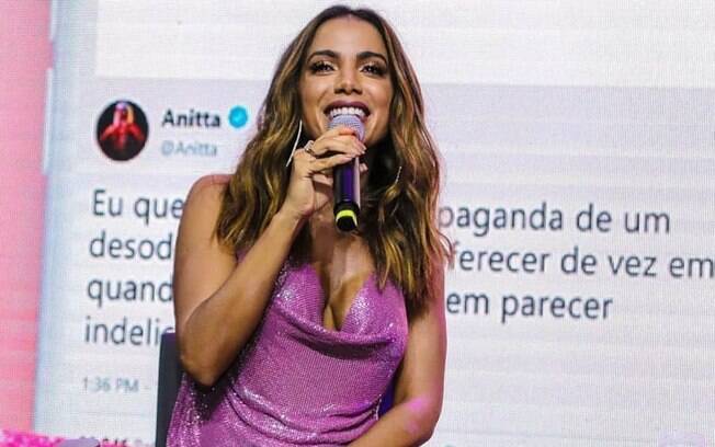 Anitta em evento da Rexona