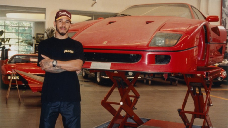 Ferrari F40 de Hamilton passou por trabalho de recuperação depois de décadas praticamente sem uso