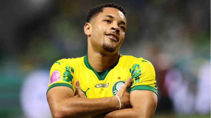 O 9 do hexa? Vitor Roque renasce no Palmeiras e volta à Seleção