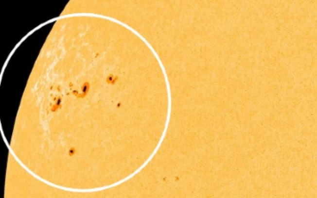 Grupo de manchas solares 15 vezes maiores que a Terra explode