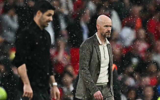 Forte chuva afetou a partida entre United e Arsenal em Old Trafford - Foto: Paul Ellis/AFP via Getty Images