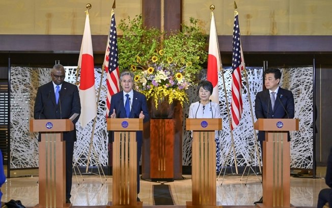 Os ministros da Defesa e das Relações Exteriores do Japão e dos Estados Unidos, durante coletiva de imprensa conjunta em Tóquio, no dia 28 de julho de 2024