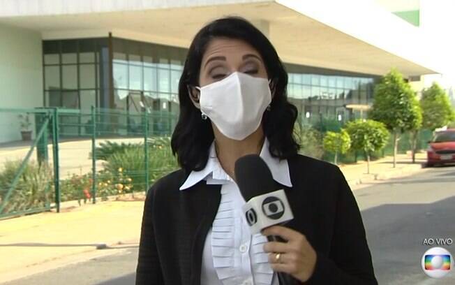Renata Costa, repórter Globo, sentiu dificuldade de falar com a máscara  