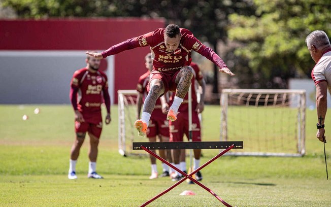 Times se enfrentam em momentos distintos na competição 