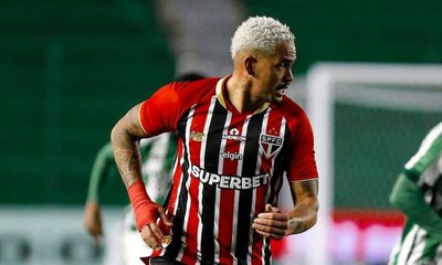 Luciano volta a brilhar, São Paulo vence e se afasta do Z4