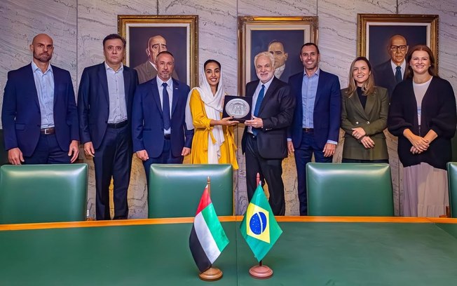 FGV e universidade dos Emirados firmam acordo de cooperação