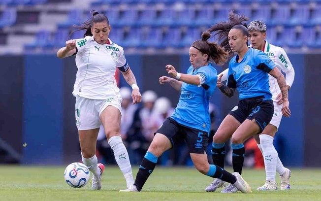 Jogadoras do Palmeiras comemoram um dos gols marcados na vitória sobre o Belgrano