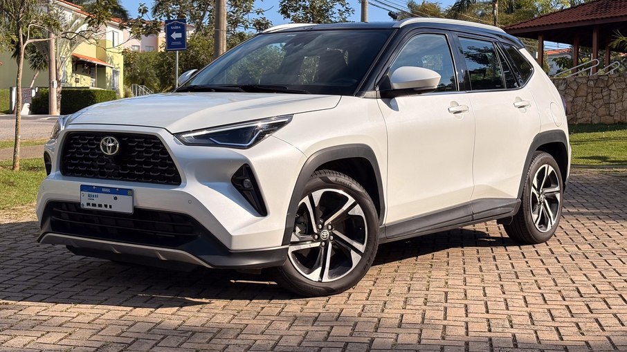 Yaris Cross XRX a combustão entrega eficiência sem eletrificação