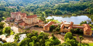Araxá (MG) tem castelo turístico com águas termais e radioativas