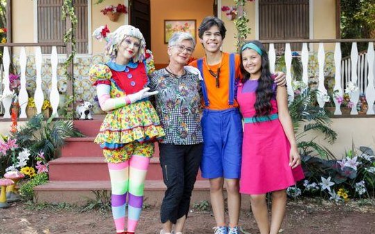 Cleo Monteiro Lobato visita o SBT e acompanha "O Picapau Amarelo"