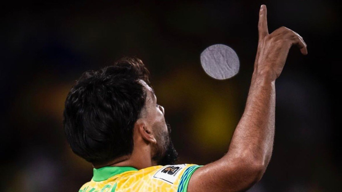 Paquetá comemora gol no Maracanã em Brasil 3 x 0 Chile