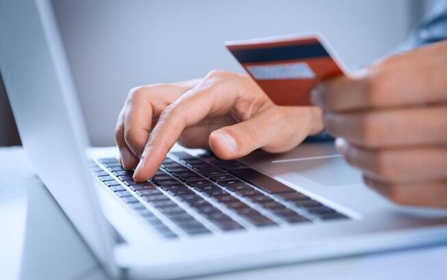 O pagamento das apostas só pode ser feito com um cartão de crédito; o valor mínimo para efetivação de uma compra é de R$ 30
