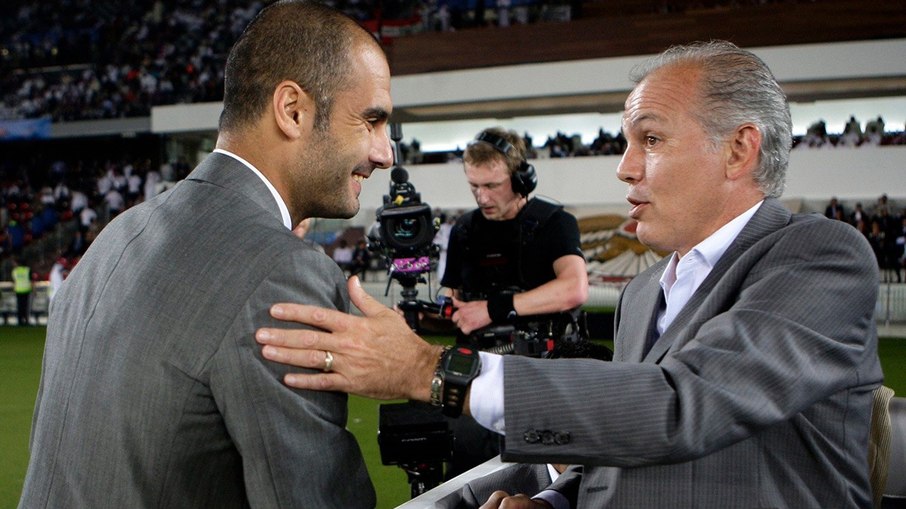 Guardiola e Sabella se cumprimentando antes da final do Mundial de Clubes de 2009 Guardiola e Sabella se cumprimentando antes da final do Mundial de Clubes de 2009