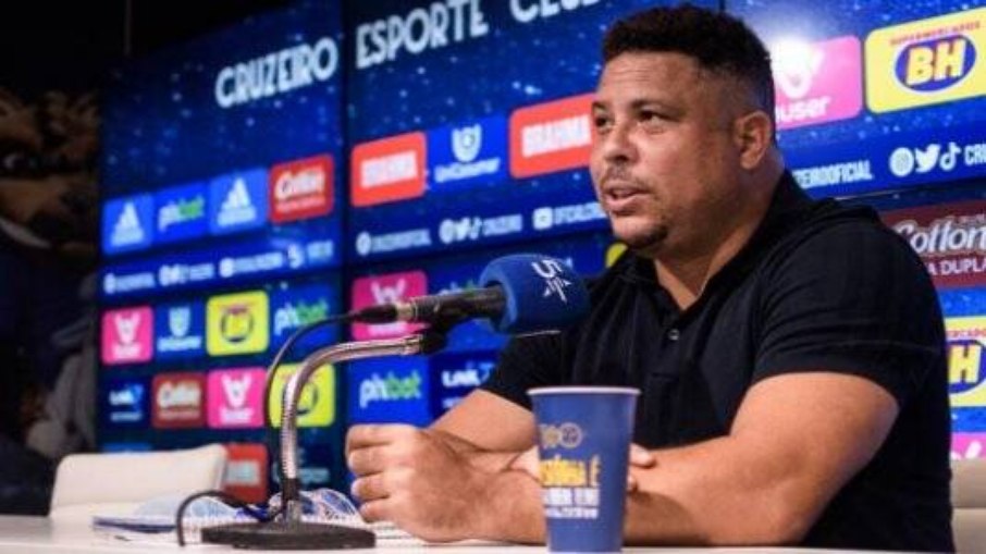 Ronaldo Fenômeno lamenta decisão de Mbappé em permanecer no PSG
