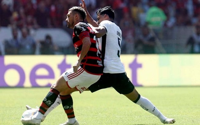 Flamengo completa três jogos sem vencer