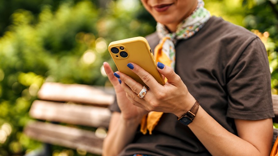 Mulheres são maioria entre leitores de e-books e audiolivros