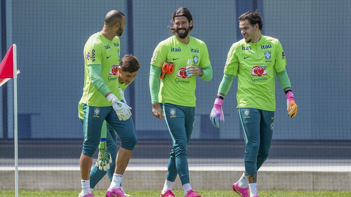 Alisson garante estar pronto para a Copa do Mundo e comenta convocação