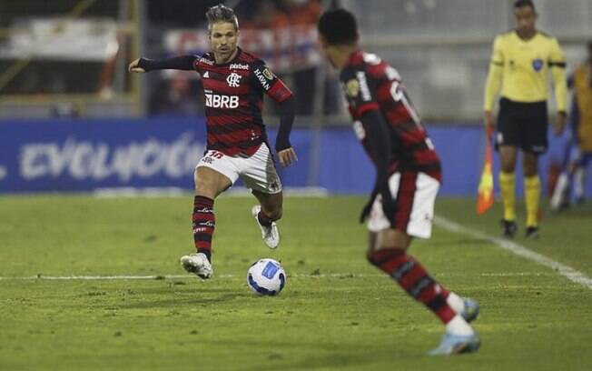 Diego Ribas volta a ter espaço no Flamengo em meio à necessidade de preservar titulares