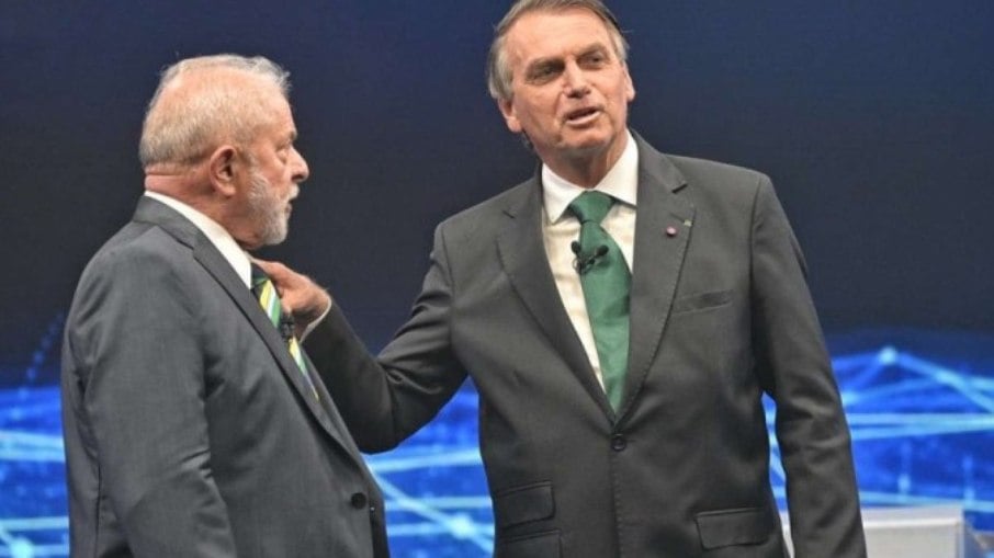 Bolsonaro e Lula no debate da Band, em 2022