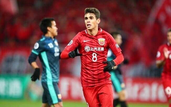 Oscar defende o Shanghai SIPG FC desde janeiro de 2017, quando deixou o inglês Chelsea