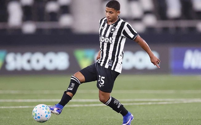 Huguinho pode figurar como titular contra o Remo 
