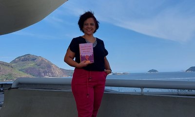 Simone Santos reúne histórias de desafio ao preconceito em novo livro