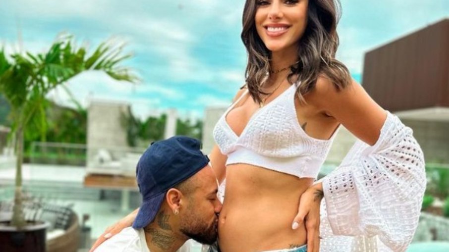 Bruna Biacardi e Neymar anunciam primeira gravidez do casal