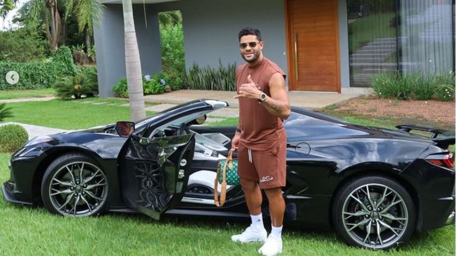 Atleta exibe seu Corvette ZR1 que pode custar R$ 2 milhões de reais