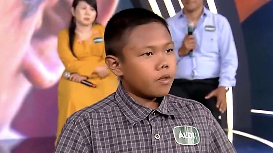 Ardi Rizal fumava 40 cigarros por dia aos 2 anos de idade Ardi Rizal fumava 40 cigarros por dia aos 2 anos de idade