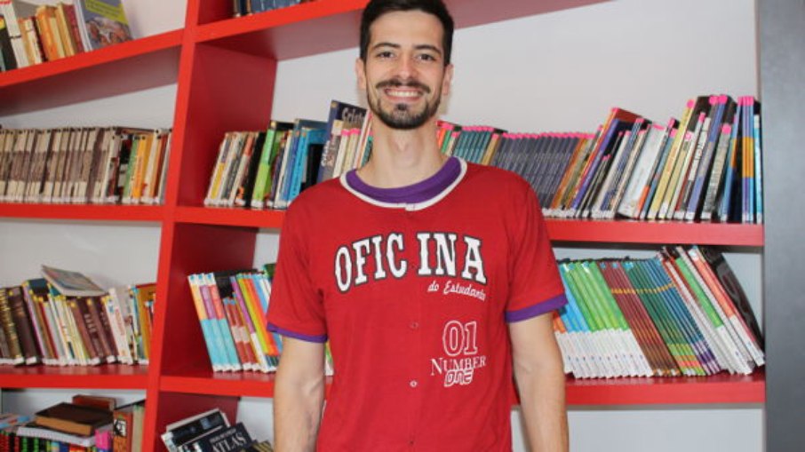 Luis Felipe Valle, professor de geografia e atualidades do Colégio Oficina do Estudante