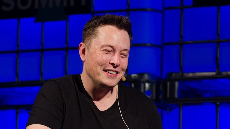 Elon Musk assumiu o Twitter há 10 dias e demitiu 50% dos funcionários da empresa