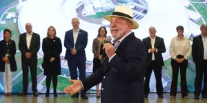 Lula defende exploração de minerais no Brasil e avalia parcerias